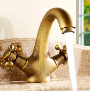 Balneum Vintage old antik bronz mosdó csaptelep