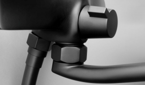 Deante Boro fali mosdó csaptelep, meghosszabbított kifolyóval, tömlőcsatlakozásos, Nero