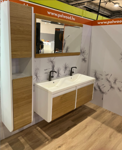 Venus 160 Tölgyszínű Függesztett ceruzaszekrény a felső része polcos , alsó része szennyestartó kosaras.