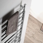 Sapho ESKINADO elektromos törölközőszárító radiátor, 620x1160 mm, 120 W, polírozott inox (ER430V)