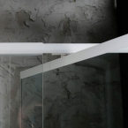 Amico nyíló zuhanyajtó fehér profillal, átlátszó üveggel